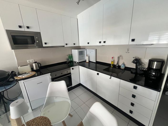 Image No.11-2 Bed Property for sale