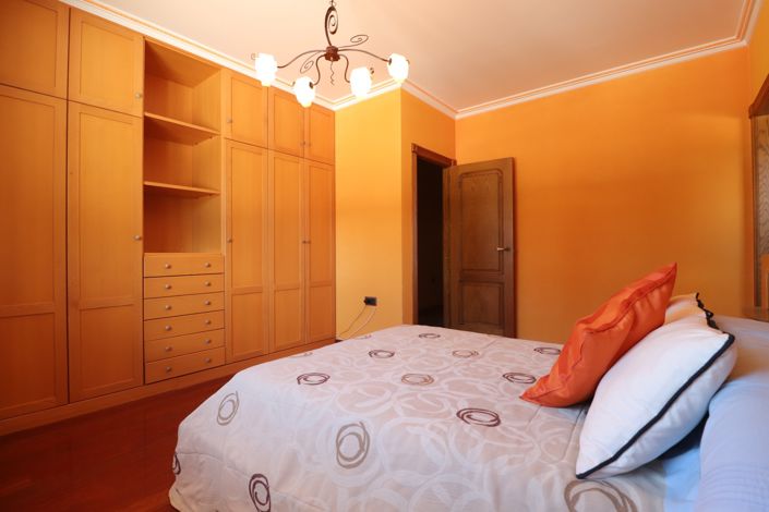 Image No.25-6 Bed Villa for sale