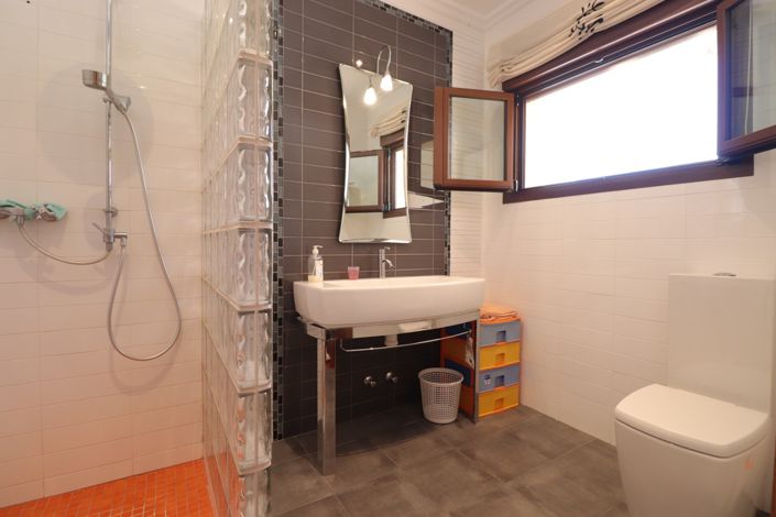 Image No.26-6 Bed Villa for sale