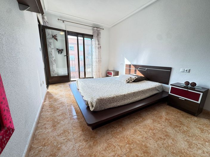 Image No.18-3 Bed Property for sale