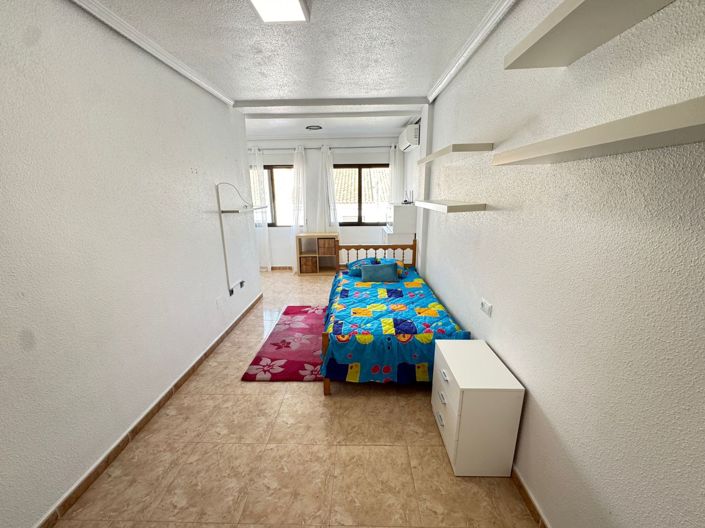 Image No.33-3 Bed Property for sale