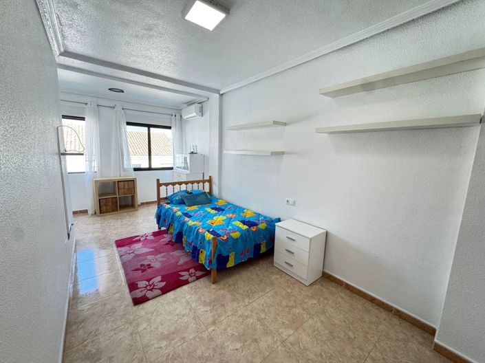 Image No.34-3 Bed Property for sale