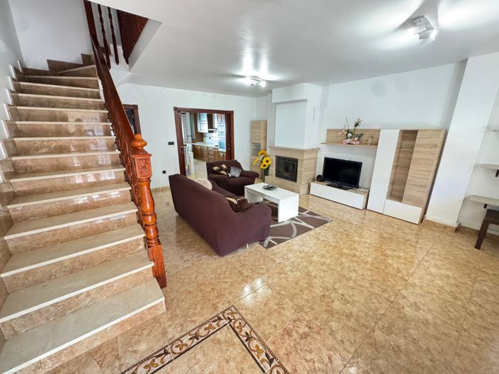 Image No.5-3 Bed Property for sale