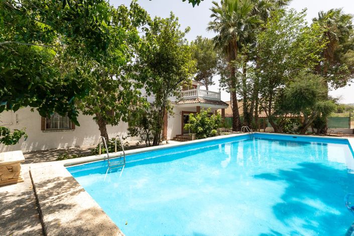 Image No.1-5 Bed Villa for sale