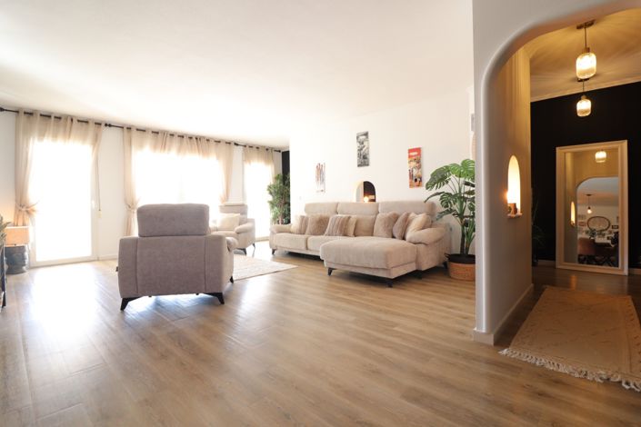 Image No.8-3 Bed Villa for sale