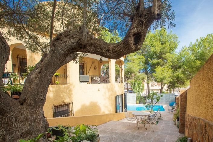 Image No.6-Villa de 6 chambres à vendre à Villamartin