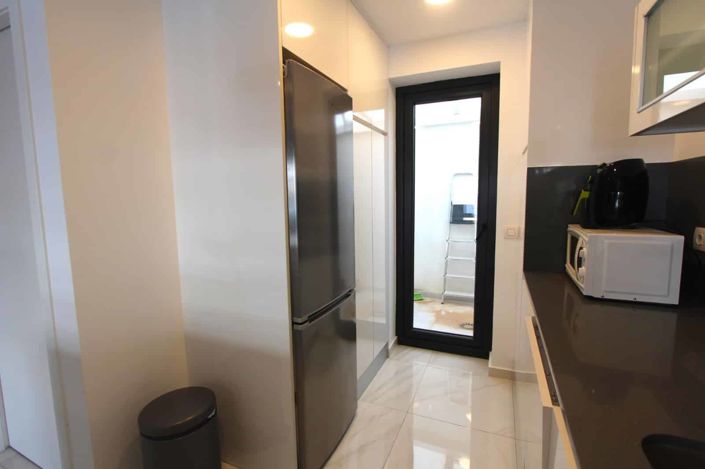 Image No.10-3 Bed Property for sale