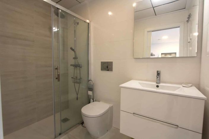 Image No.13-3 Bed Property for sale