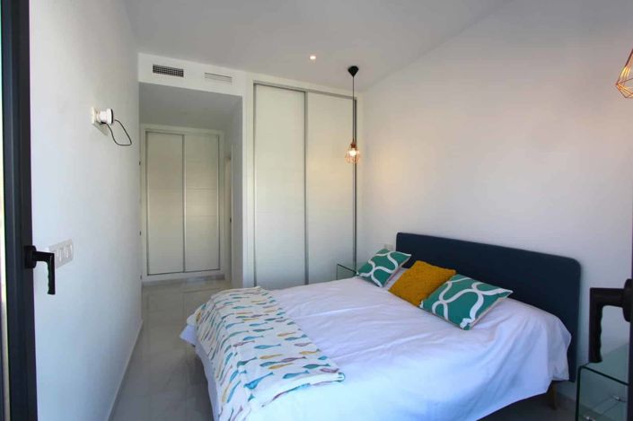 Image No.15-3 Bed Property for sale