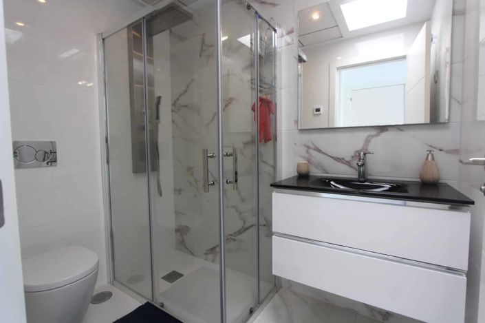 Image No.20-3 Bed Property for sale