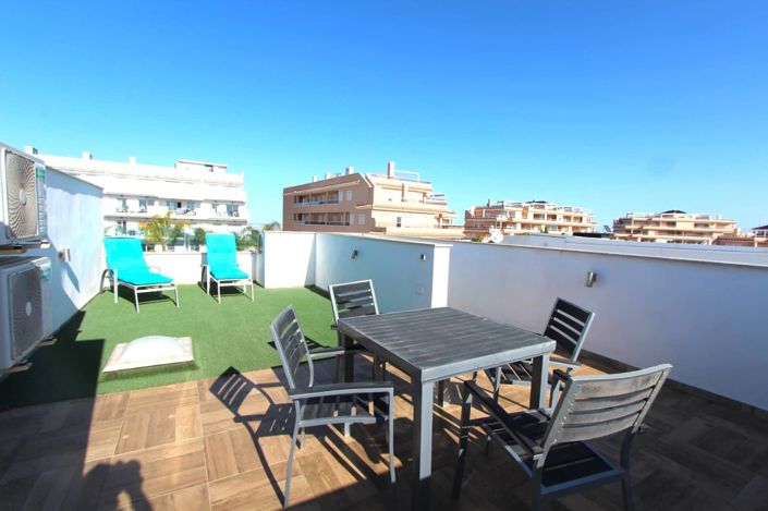 Image No.24-3 Bed Property for sale