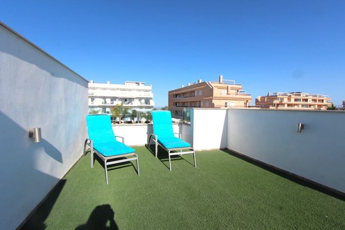 Image No.25-3 Bed Property for sale