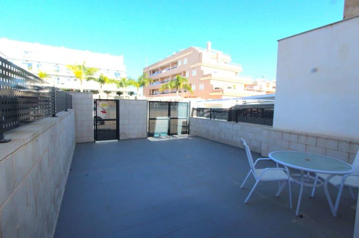 Image No.3-3 Bed Property for sale