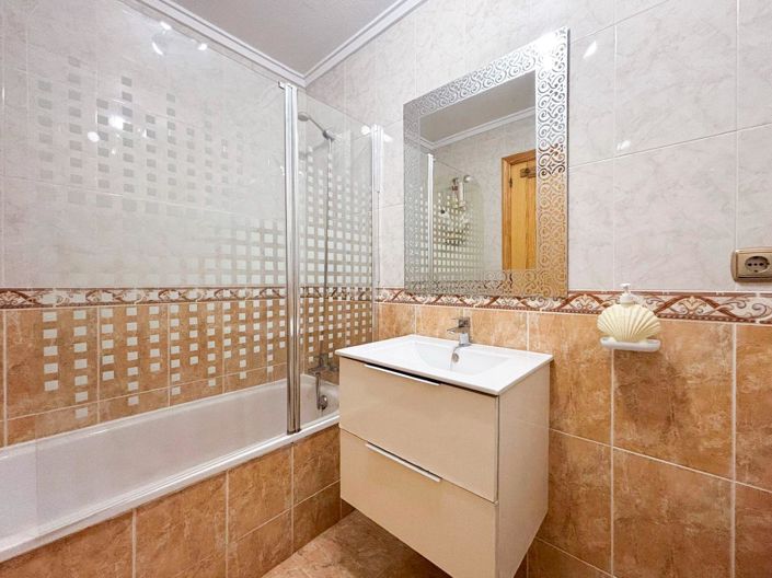 Image No.10-2 Bed Apartment for sale