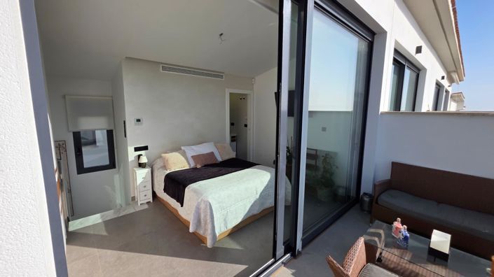 Image No.24-3 Bed Property for sale