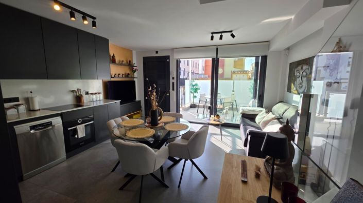 Image No.6-3 Bed Property for sale