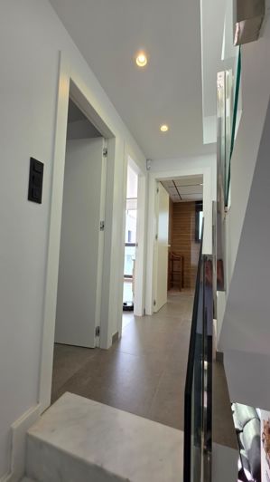 Image No.9-3 Bed Property for sale