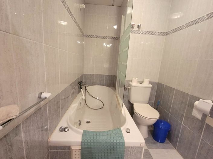 Image No.31-3 Bed Property for sale