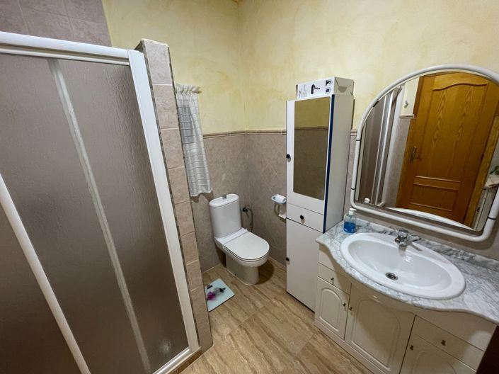 Image No.12-4 Bed Property for sale