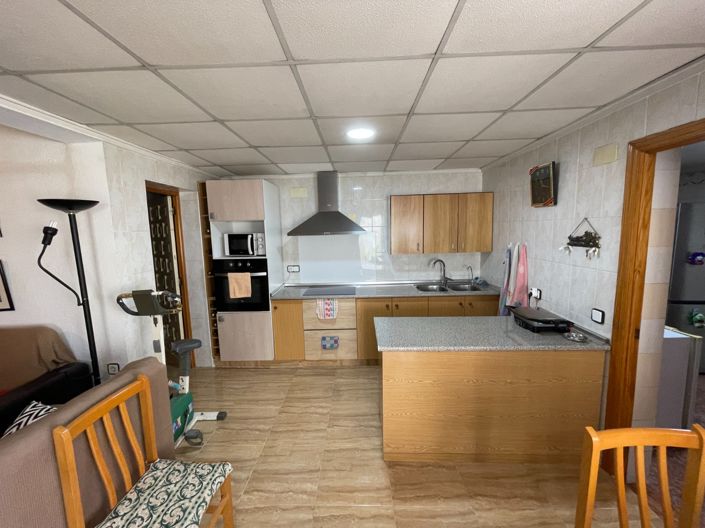 Image No.15-4 Bed Property for sale