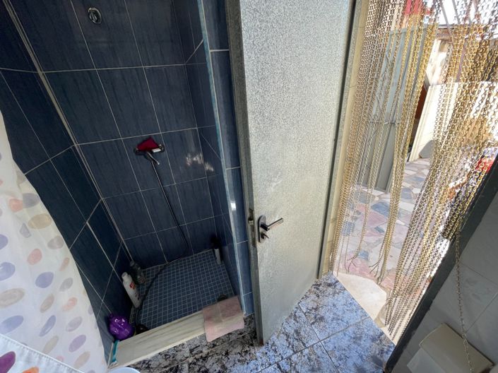 Image No.30-4 Bed Property for sale