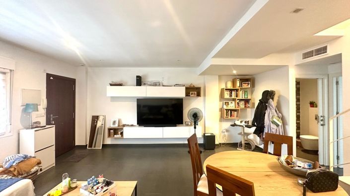 Image No.12-2 Bed Property for sale