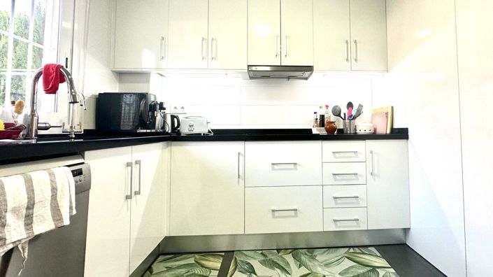 Image No.8-2 Bed Property for sale