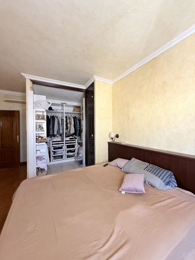 Image No.20-4 Bed Property for sale