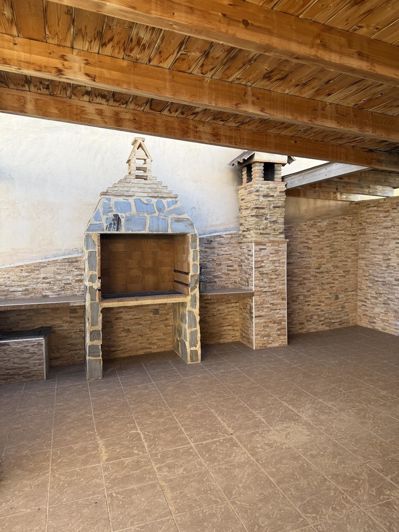 Image No.28-4 Bed Property for sale