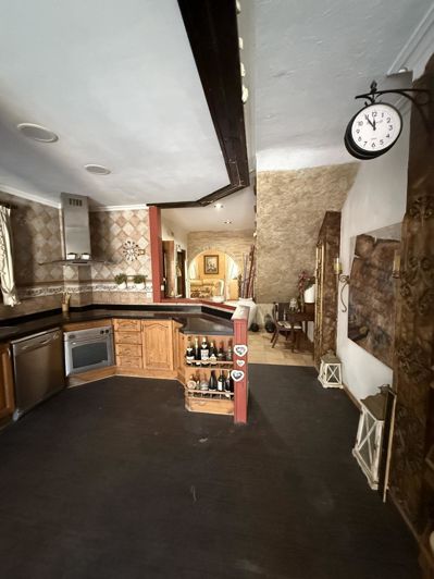 Image No.46-4 Bed Property for sale