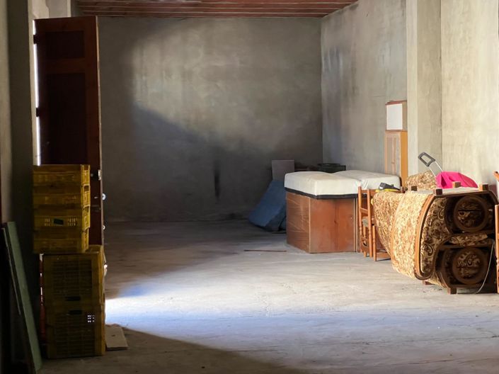 Image No.19-3 Bed Property for sale