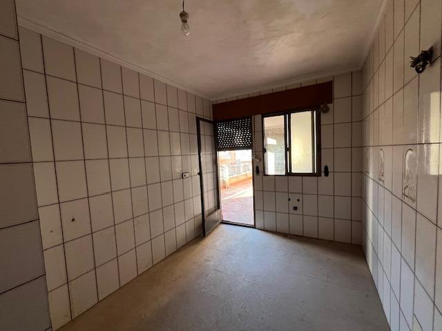 Image No.6-3 Bed Property for sale