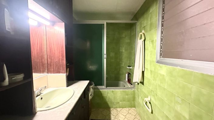 Image No.30-4 Bed Property for sale