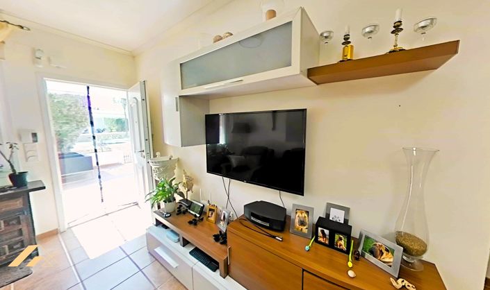 Image No.13-2 Bed Property for sale