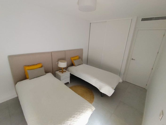 Image No.17-2 Bed Property for sale