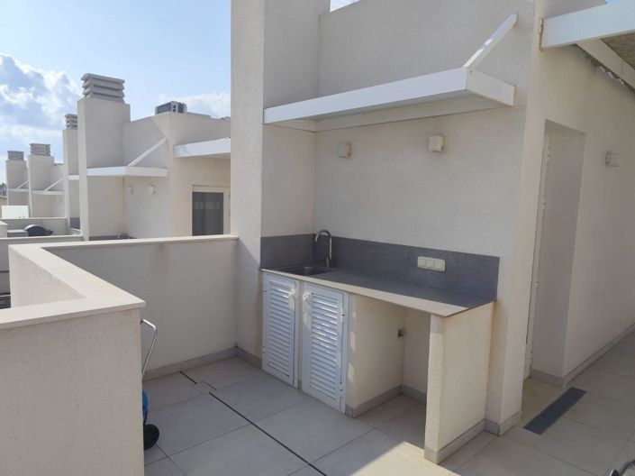 Image No.23-2 Bed Property for sale