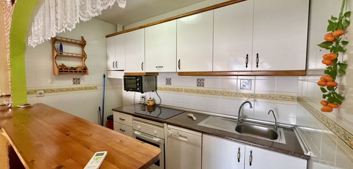 Image No.42-3 Bed Property for sale