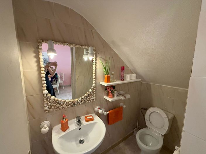 Image No.14-2 Bed Property for sale