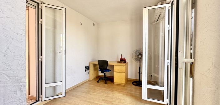 Image No.6-2 Bed Property for sale