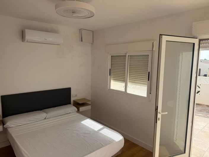 Image No.20-3 Bed Property for sale