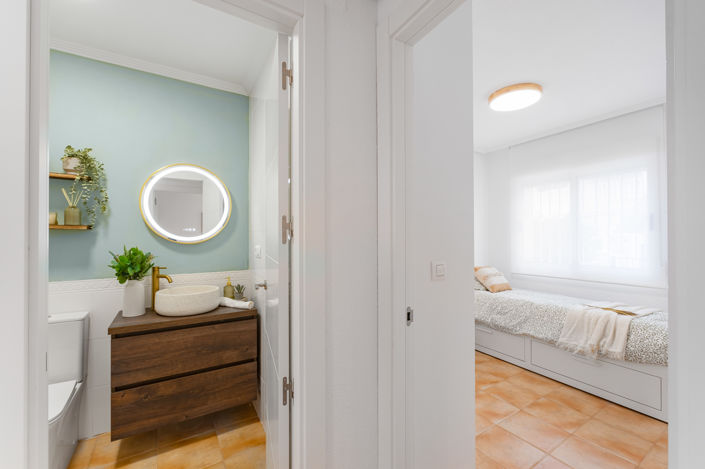 Image No.11-2 Bed Property for sale