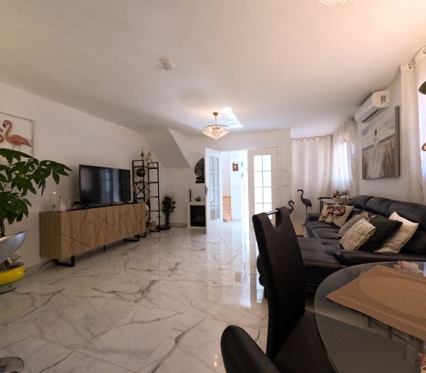 Image No.12-4 Bed Property for sale