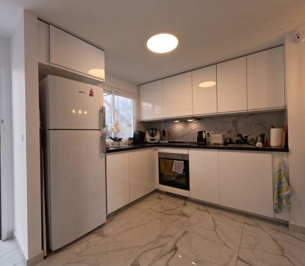 Image No.15-4 Bed Property for sale