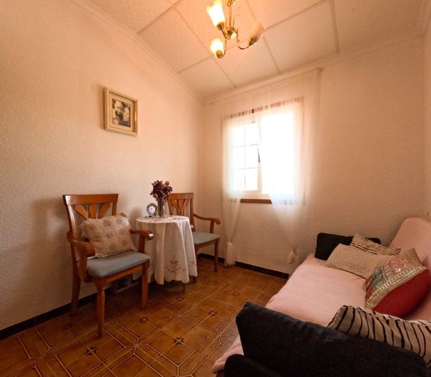 Image No.33-4 Bed Property for sale