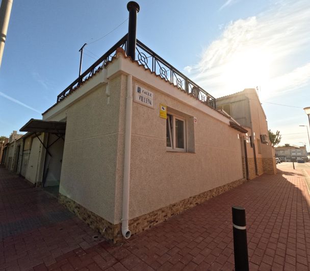 Image No.41-4 Bed Property for sale