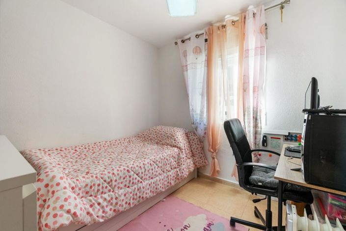 Image No.36-3 Bed Property for sale