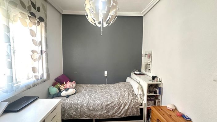 Image No.45-3 Bed Property for sale