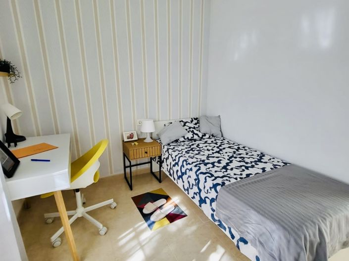 Image No.23-3 Bed Property for sale