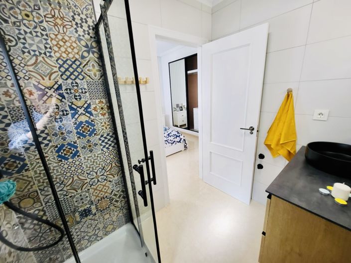 Image No.24-3 Bed Property for sale