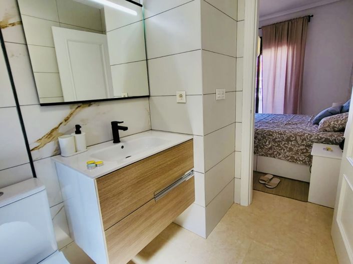 Image No.25-3 Bed Property for sale